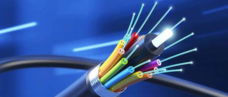 اینترنت فیبر نوری چیست؟ راهنمای ساده برای انتخاب آگاهانه ?? n.Title